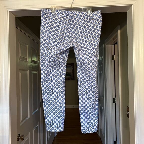 NEW Women's Vineyard Vines Blue White Medallion Print Skinny Crop Jeans Size 10 - Picture 3 of 3